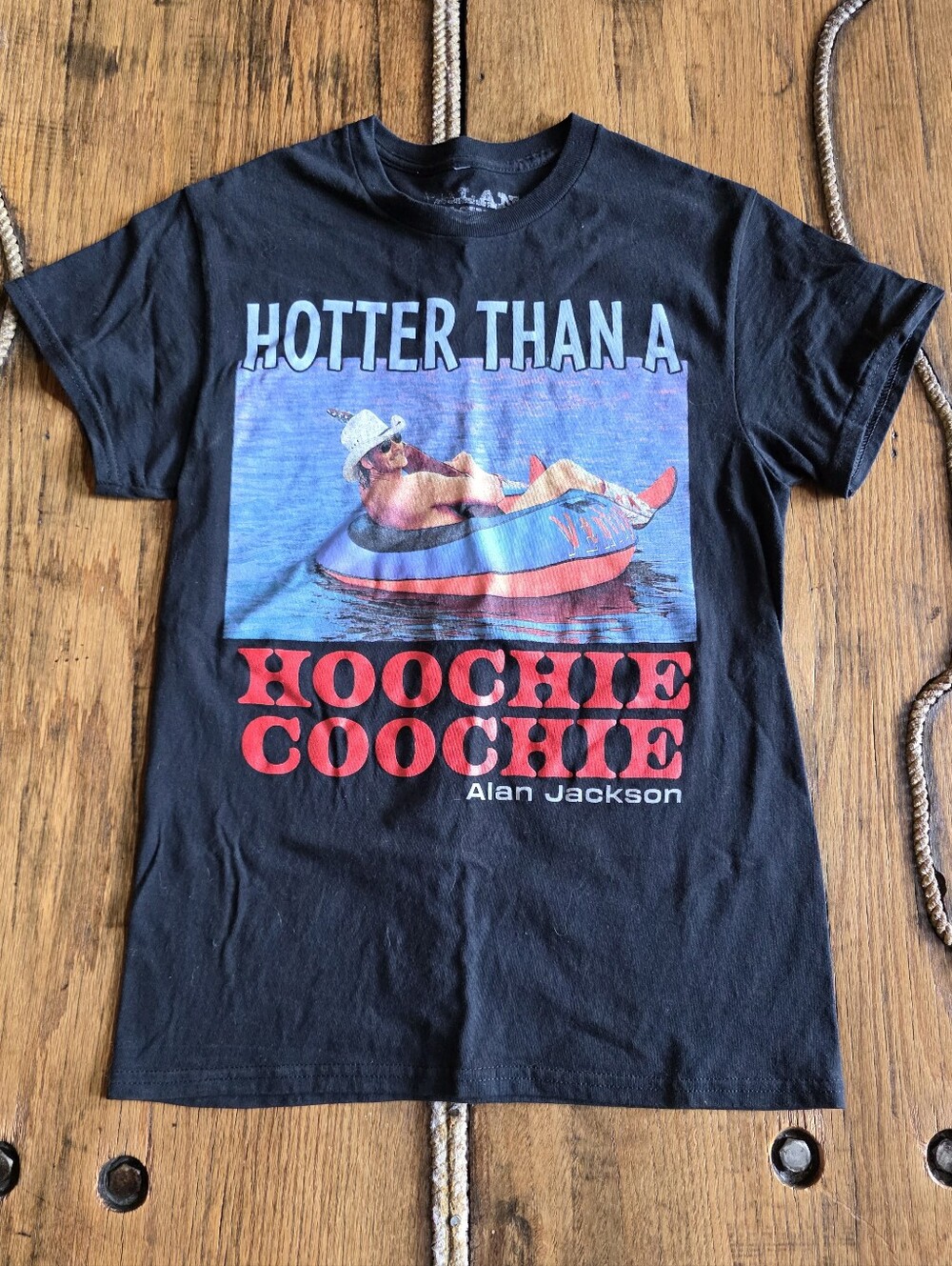 Alan Jackson "Hotter Than A Hoochie Coochie" Graphic Tee - Black Mens Small